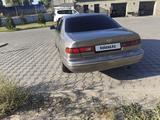 Toyota Camry 2000 годаүшін2 350 000 тг. в Жаркент – фото 4