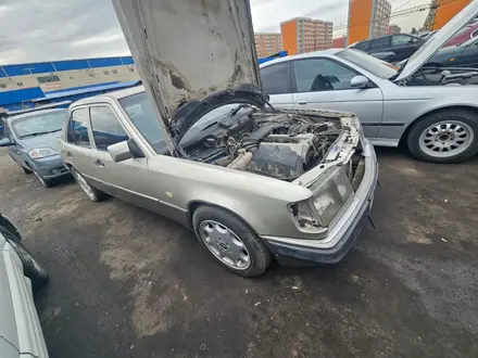 Mercedes-Benz E 200 1992 года за 1 300 000 тг. в Алматы – фото 2