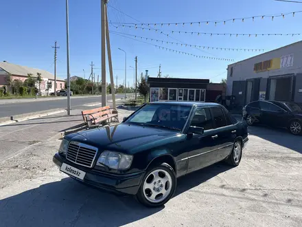 Mercedes-Benz E 220 1994 года за 2 500 000 тг. в Туркестан – фото 3