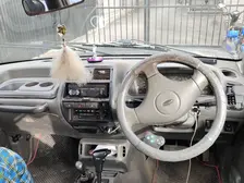 Nissan Mistral, 1995