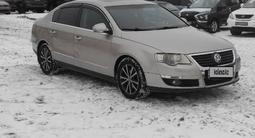 Volkswagen Passat 2005 годаүшін3 300 000 тг. в Уральск