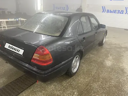 Mercedes-Benz C 180 1995 года за 1 800 000 тг. в Кокшетау – фото 11