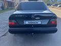 Mercedes-Benz E 220 1993 года за 1 200 000 тг. в Караганда – фото 2