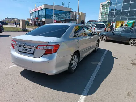 Toyota Camry 2015 года за 8 800 000 тг. в Уральск – фото 2