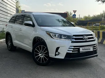 Toyota Highlander 2019 года за 24 900 000 тг. в Алматы – фото 3