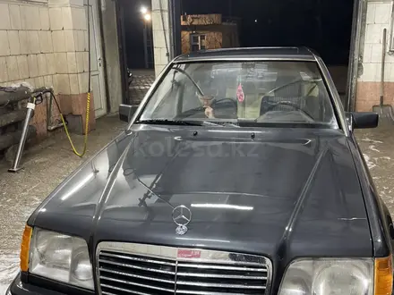 Mercedes-Benz E 220 1993 года за 1 200 000 тг. в Караганда – фото 14