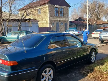 Toyota Camry 1998 года за 4 100 000 тг. в Алматы – фото 11