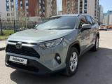 Toyota RAV4 2019 года за 17 000 000 тг. в Астана – фото 2