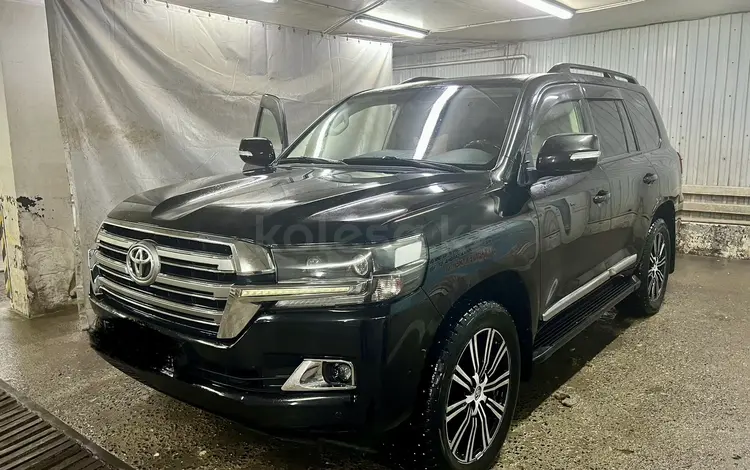 Toyota Land Cruiser 2018 годаfor32 000 000 тг. в Астана