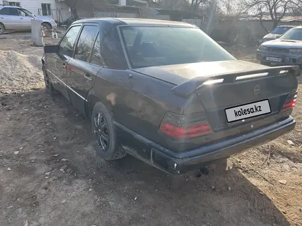 Mercedes-Benz E 280 1992 года за 1 250 000 тг. в Жаркент – фото 2