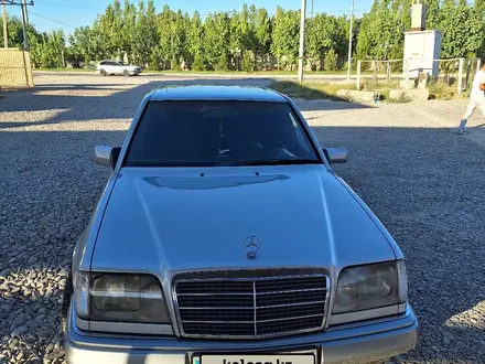 Mercedes-Benz E 220 1993 года за 2 999 999 тг. в Туркестан – фото 9