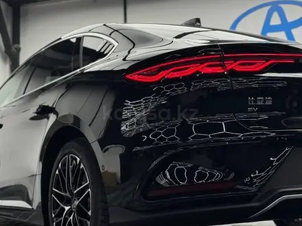 BYD Han Flagship EV 2026 года за 15 900 000 тг. в Алматы – фото 9
