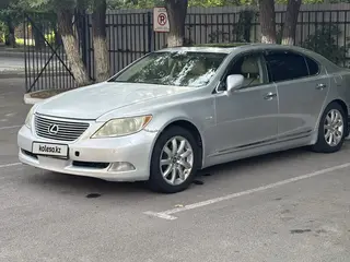 Lexus LS 460