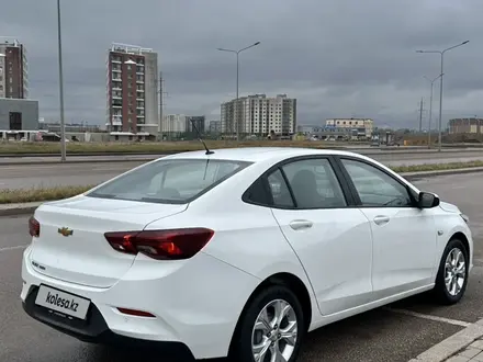 Chevrolet Onix 2022 года за 5 790 000 тг. в Астана – фото 7