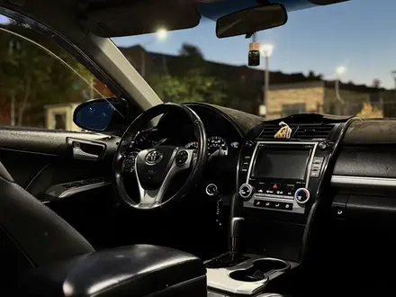 Toyota Camry 2014 года за 6 200 000 тг. в Атырау – фото 26