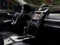 Toyota Camry 2014 года за 6 200 000 тг. в Атырау – фото 27
