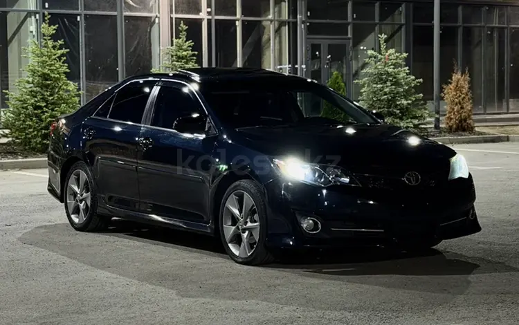 Toyota Camry 2014 года за 6 200 000 тг. в Атырау