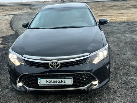 Toyota Camry 2017 года за 10 000 000 тг. в Атырау – фото 10