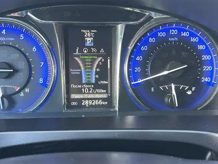 Toyota Camry 2017 года за 10 000 000 тг. в Атырау – фото 13