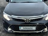 Toyota Camry 2017 года за 10 000 000 тг. в Атырау