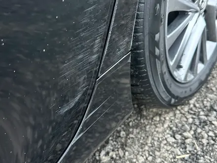 Toyota Camry 2017 года за 10 000 000 тг. в Атырау – фото 6