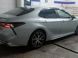 Toyota Camry 2021 годаfor12 500 000 тг. в Астана – фото 2