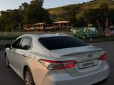 Toyota Camry 2019 года за 12 500 000 тг. в Алматы – фото 2