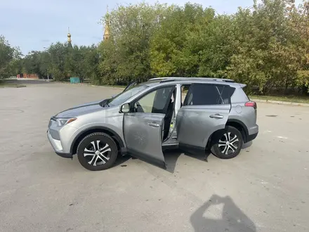 Toyota RAV4 2018 года за 10 200 000 тг. в Актобе – фото 13