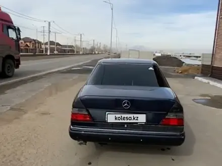 Mercedes-Benz E 200 1990 годаүшін800 000 тг. в Павлодар – фото 3