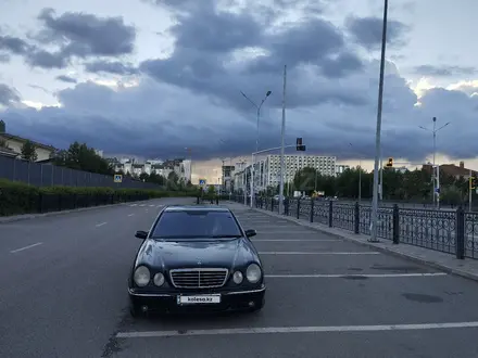Mercedes-Benz E 320 2000 года за 4 300 000 тг. в Астана