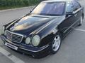Mercedes-Benz E 320 2000 года за 4 300 000 тг. в Астана – фото 3