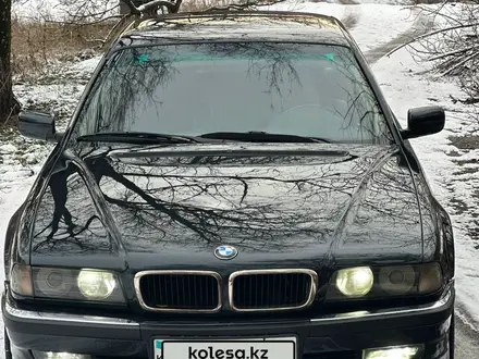 BMW 740 1995 года за 5 000 000 тг. в Алматы – фото 10