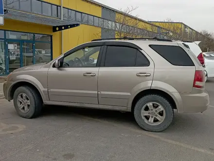 Kia Sorento 2005 года за 2 000 000 тг. в Актау – фото 2