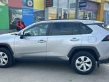 Toyota RAV4 2020 года за 12 600 000 тг. в Атырау