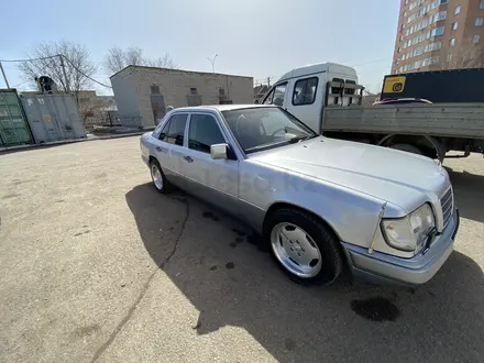 Mercedes-Benz E 220 1993 года за 2 700 000 тг. в Астана – фото 5