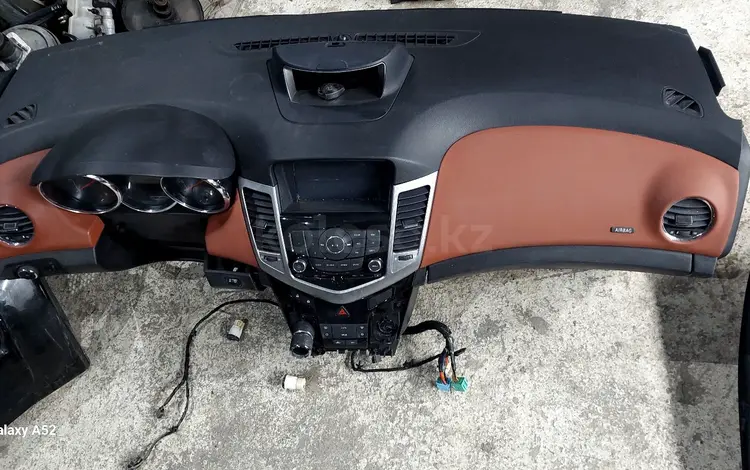 Панел на Chevrolet Cruz за 120 000 тг. в Шымкент
