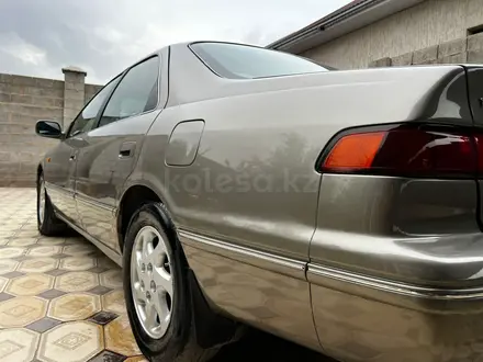 Toyota Camry 1998 года за 3 300 000 тг. в Алматы – фото 12