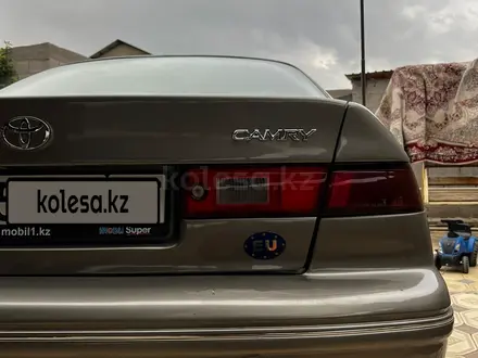 Toyota Camry 1998 года за 3 300 000 тг. в Алматы – фото 14