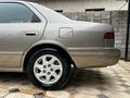 Toyota Camry 1998 года за 3 300 000 тг. в Алматы – фото 16