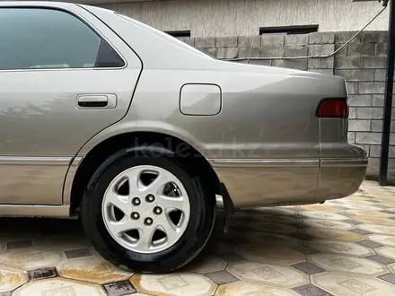 Toyota Camry 1998 года за 3 300 000 тг. в Алматы – фото 16