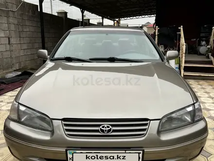 Toyota Camry 1998 года за 3 300 000 тг. в Алматы – фото 25