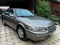 Toyota Camry 1998 года за 3 300 000 тг. в Алматы – фото 4