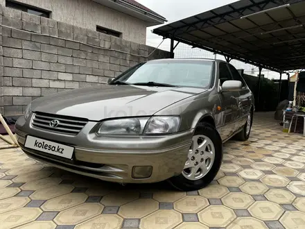 Toyota Camry 1998 года за 3 300 000 тг. в Алматы – фото 9