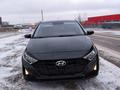 Hyundai i20 2023 года за 6 990 000 тг. в Караганда