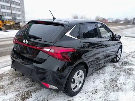 Hyundai i20 2023 года за 6 990 000 тг. в Караганда – фото 3