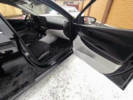 Hyundai i20 2023 года за 6 990 000 тг. в Караганда – фото 7