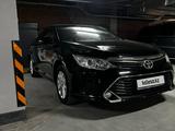 Toyota Camry 2017 года за 12 300 000 тг. в Караганда