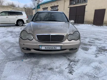 Mercedes-Benz C 180 2001 года за 2 600 000 тг. в Алматы – фото 4