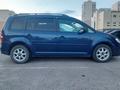 Volkswagen Touran 2008 годаfor4 600 000 тг. в Астана