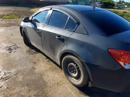 Chevrolet Cruze 2013 года за 2 800 000 тг. в Уральск – фото 3